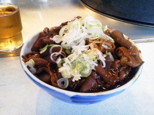 とろとろホルモン丼