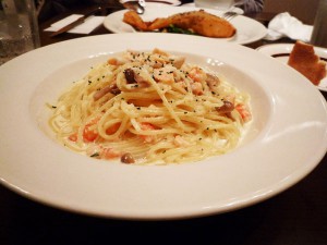 魚介とキノコのクリームソースパスタ