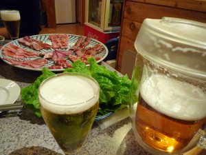 ③飛騨牛よくばりセットとビール