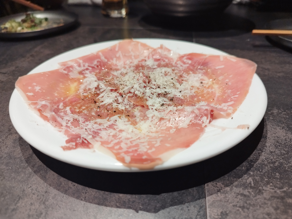 炭火とワイン　難波店　生ハム