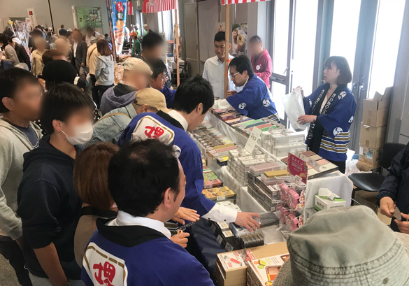 ブースの賑わい